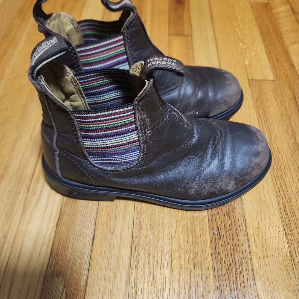 Blundstone Dark Brown Leather Boots with Multicolor Elastic